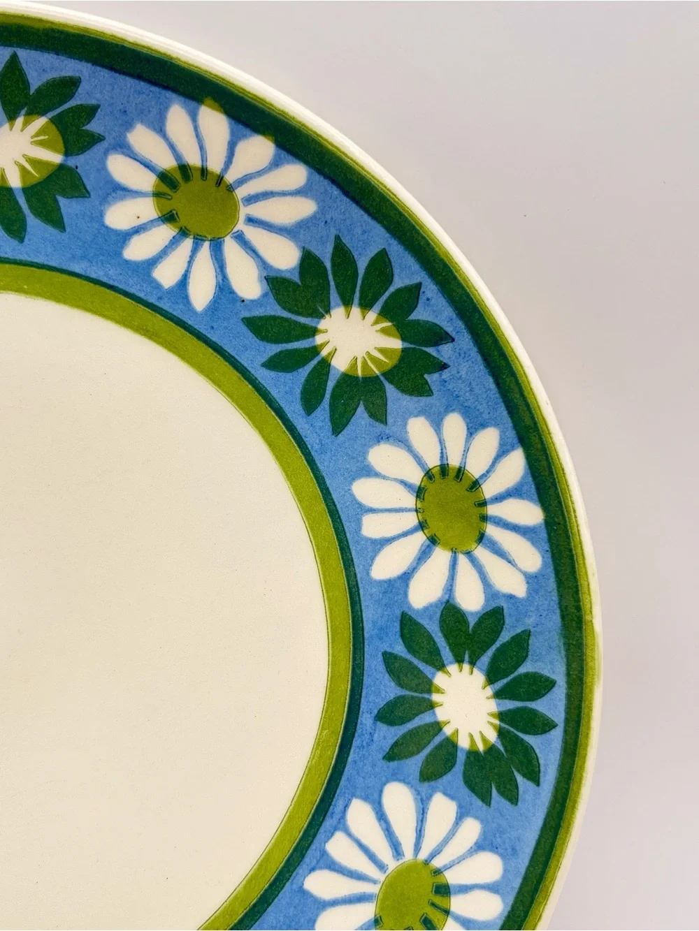 Vintage 1960’s Royal Ironstone Green White Daisy Blue Dinner Plate 10” RYL237